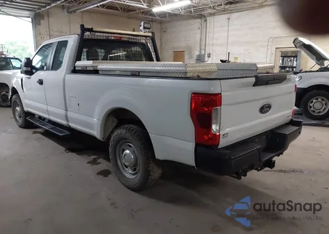 2018 Ford F-250 Xl z USA, uszkodzony, nr VIN 1FT7X2A60JEC48083